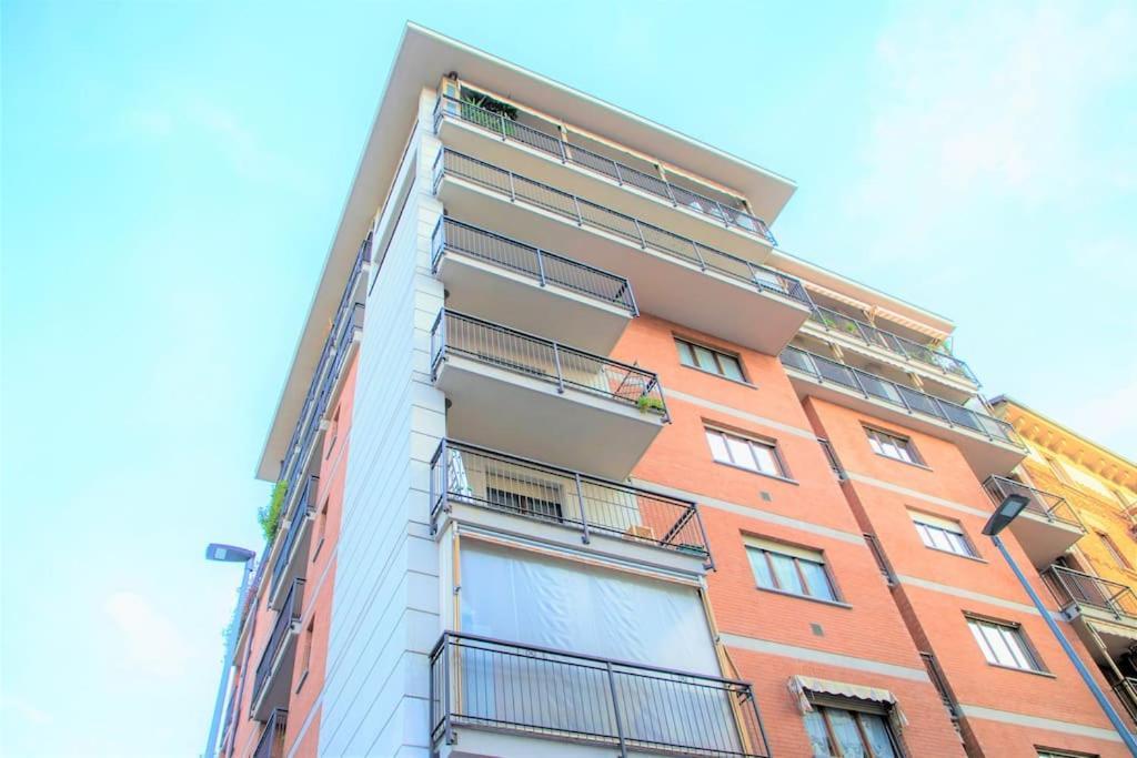 Ferienwohnung Casa Spezia - Metro Vicina, Wi-Fi Rapido & Netflix Turin Exterior foto